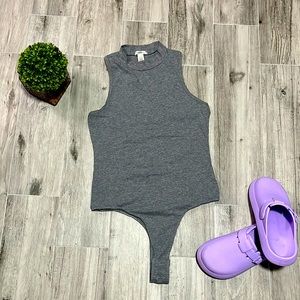 Sleeveless body suit